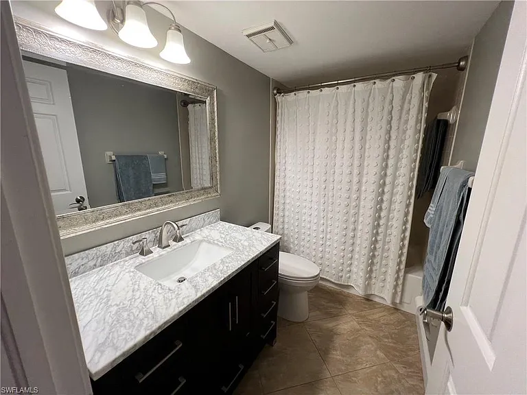 3051 Sandpiper Bay Cir #I102 — Photo 24