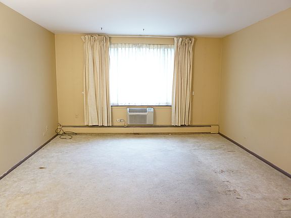 2nd image of 1475 Rebecca Dr APT 118