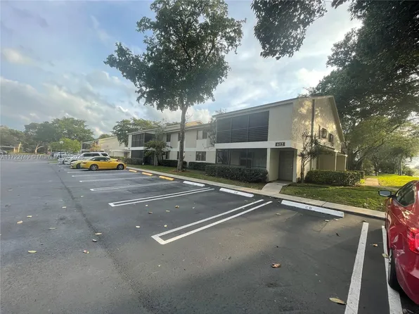 612 Gardens Dr APT 102, Pompano Beach, FL 33069