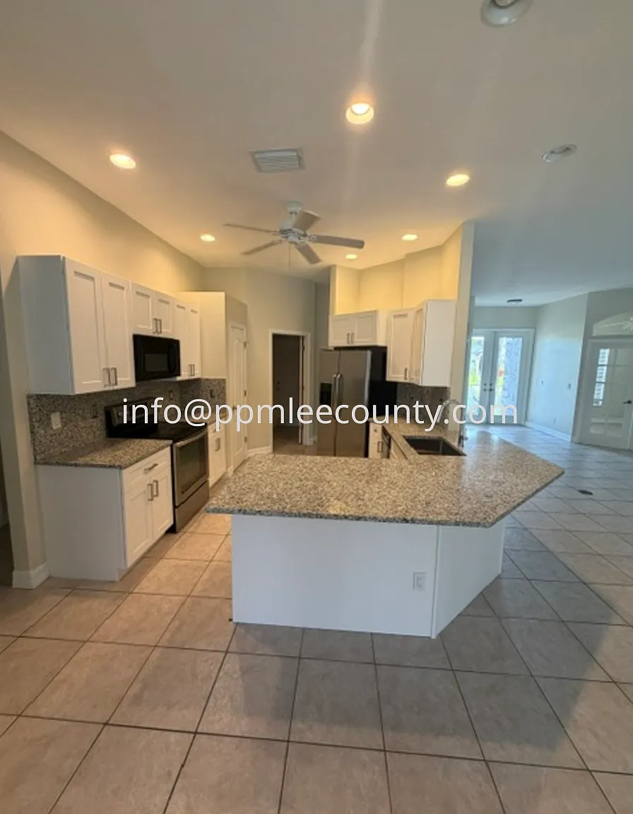 3 bed, 2.0 bath, 2138 sqft, $3,200 — Photo 4