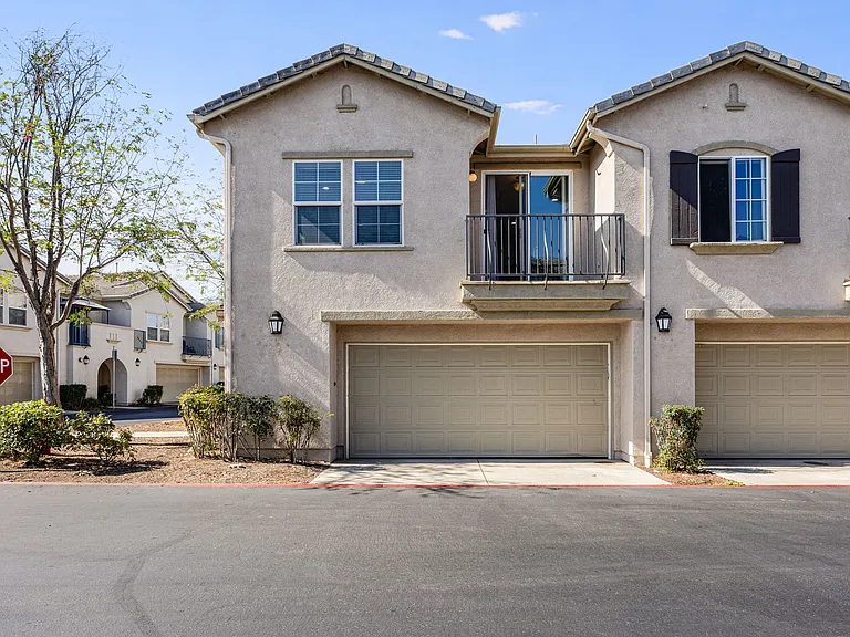36309 Grazia Way — Photo 2