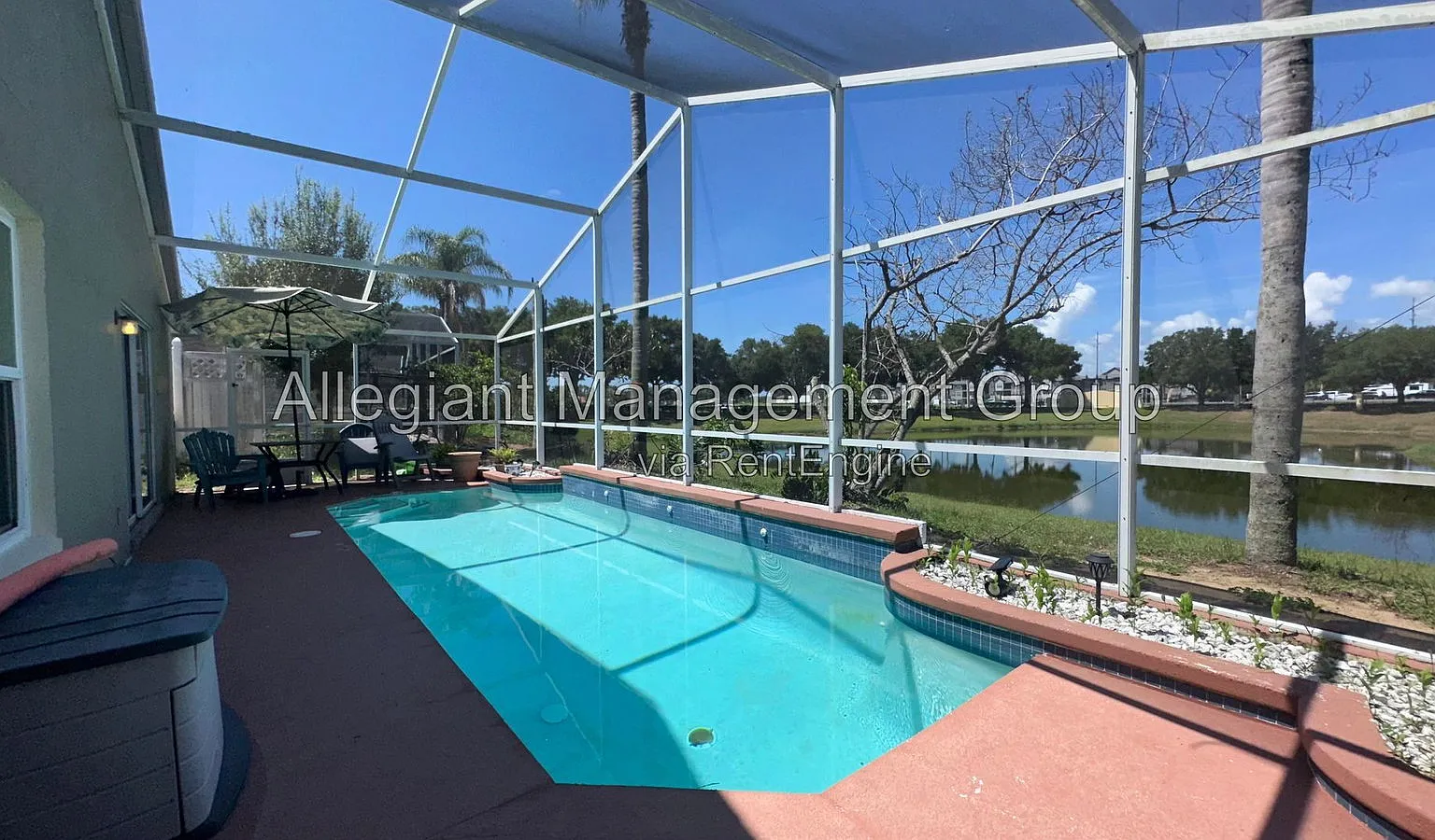 4 bed, 2.0 bath, 2354 sqft, $2,399 — Photo 2