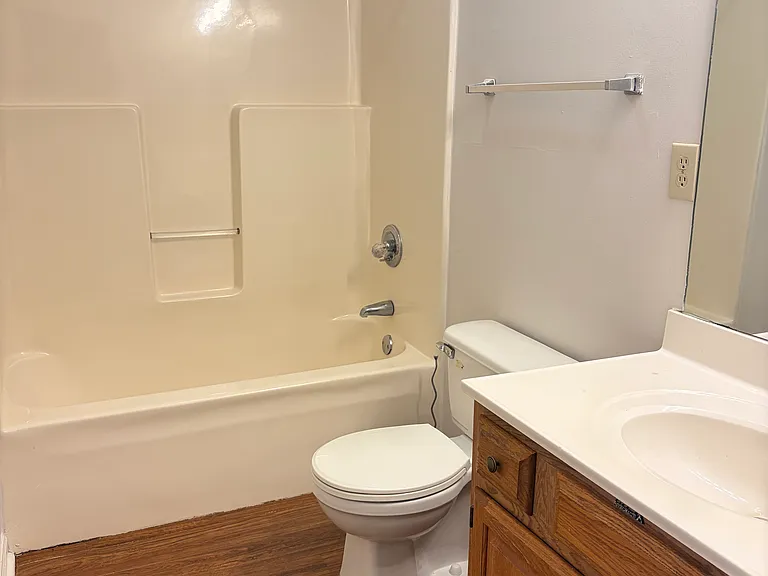 4525 Hartland Pkwy — Photo 8