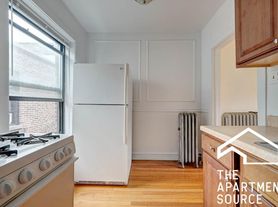 2649 N Spaulding Ave