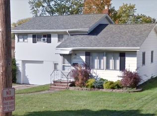 443 Westview Dr, Bedford, OH 44146