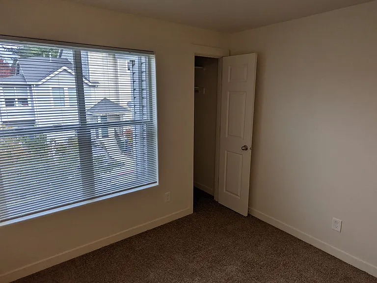 Halsey East Townhomes — Photo 153
