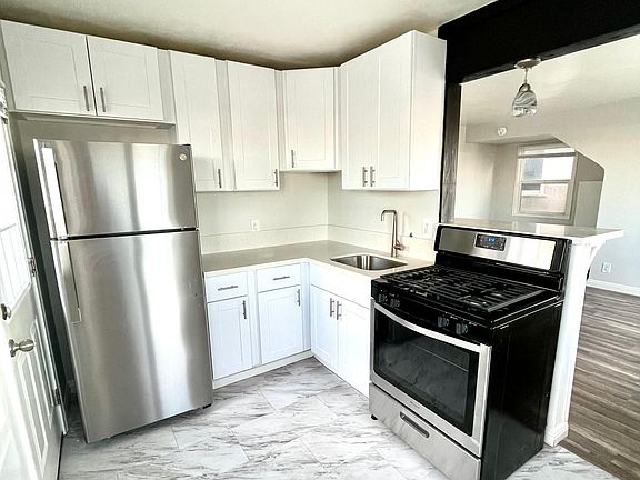 4th image of 5393 E Ocean Blvd APT 1