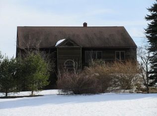 32 Hemlock St, Douglas, MA 01516