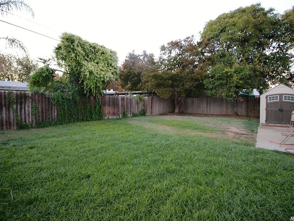 2nd image of 4820 62nd St