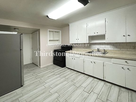 5th image of 1156 Denaud St Unit 2