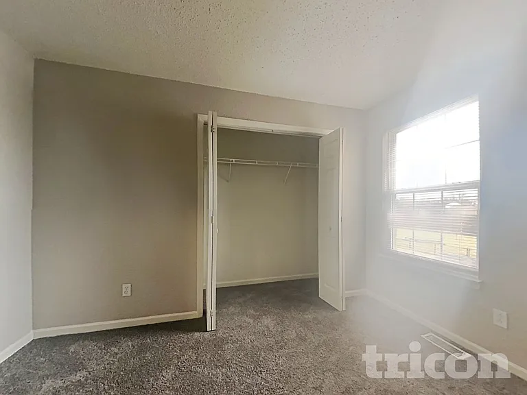 8309 Brambleberry Dr — Photo 12