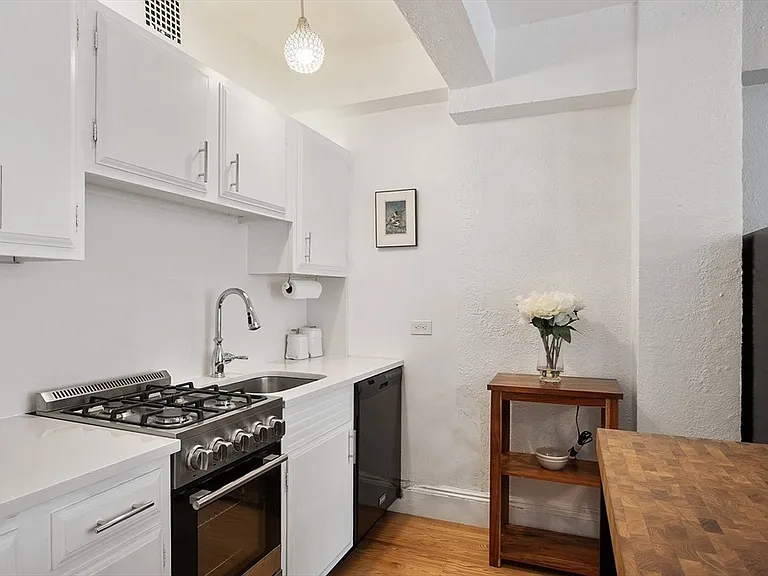 250 Beacon St #1B — Photo 12