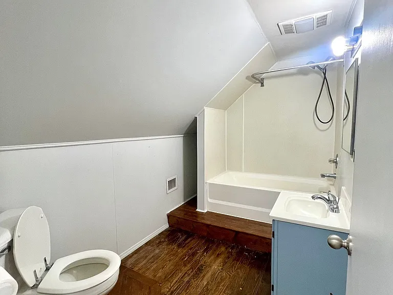 119 E Church St — Photo 19