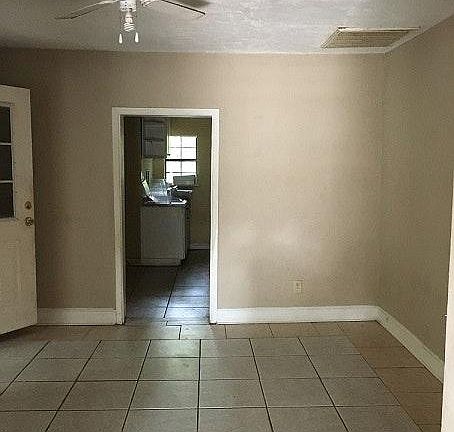 5th image of 1721 Saxon St