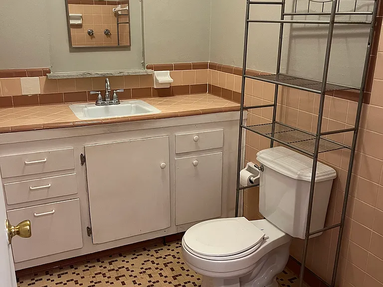3211 Roscoe Ave #3213 — Photo 4