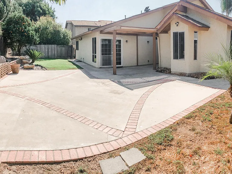 1202 Cambria Ct — Photo 15