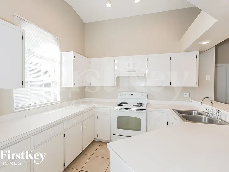 785 Hunt Dr — Photo 7