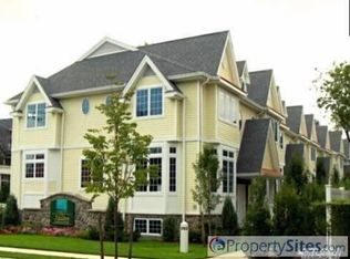 106-7 Morris Ave APT 7, Rockville Centre, NY 11570