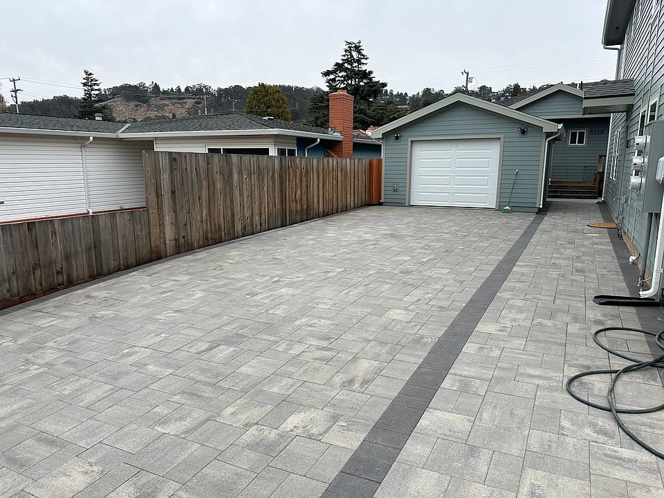 2nd image of 832 Everett St