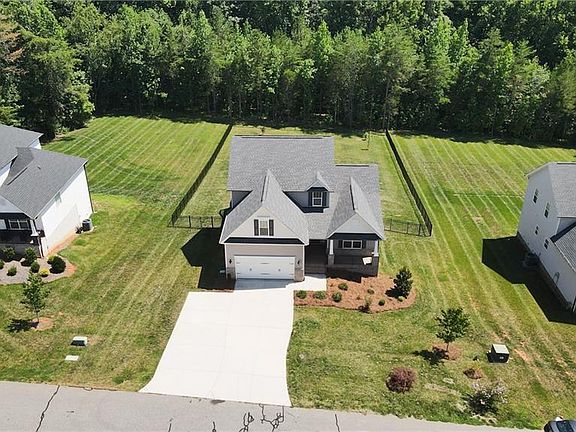 5th image of 7714 Sedgewick Ridge Rd