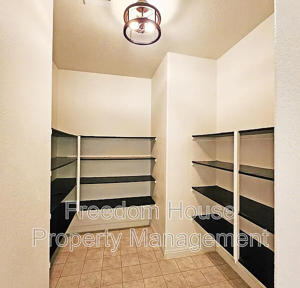 3821 E Weld Ave — Photo 16