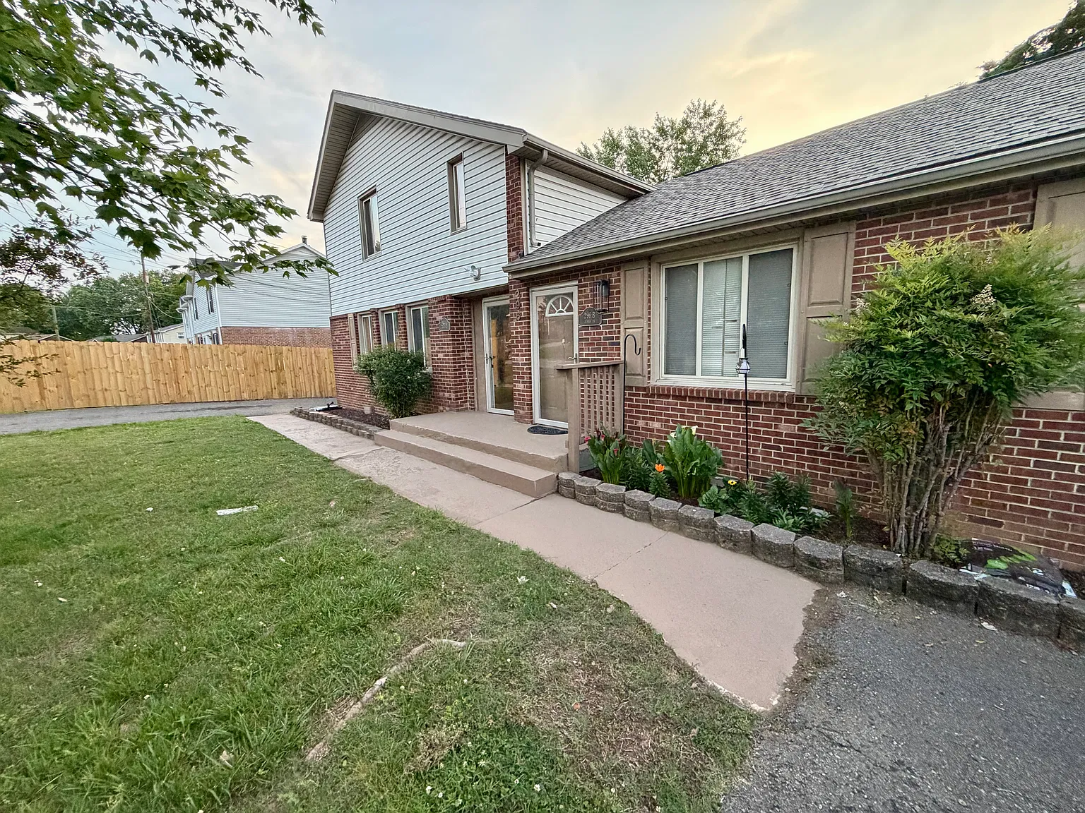 2 bed, 900 sqft, $1,495 — Photo 3
