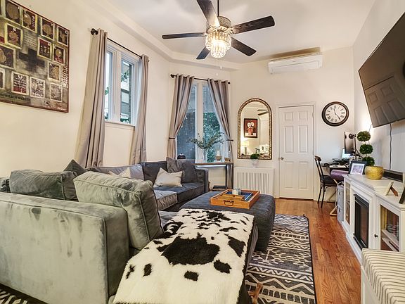 3rd image of 6 W 87th St APT 1