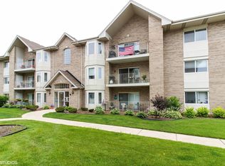 5331 W Mint Julip Dr APT 203, Alsip, IL 60803