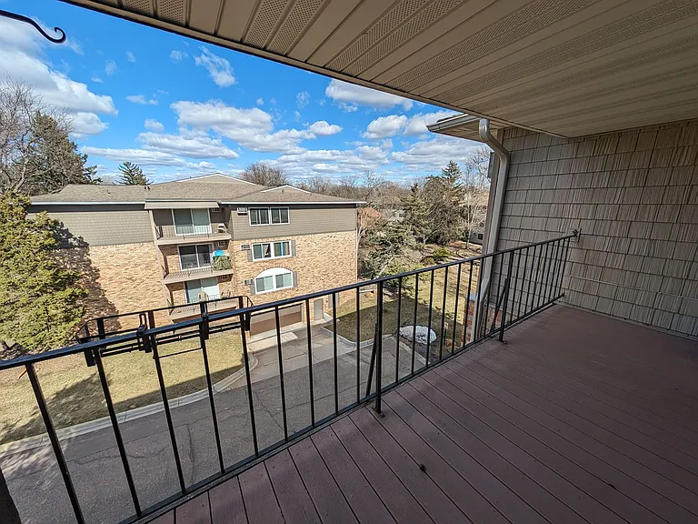 10301 Cedar Lake Rd #319 — Photo 16