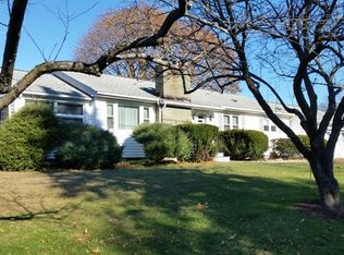 1 Apple Blossom Ln, Danbury, CT 06811