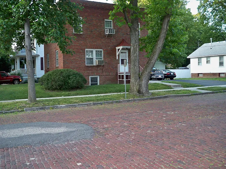 331 W Cedar St #3 — Photo 1