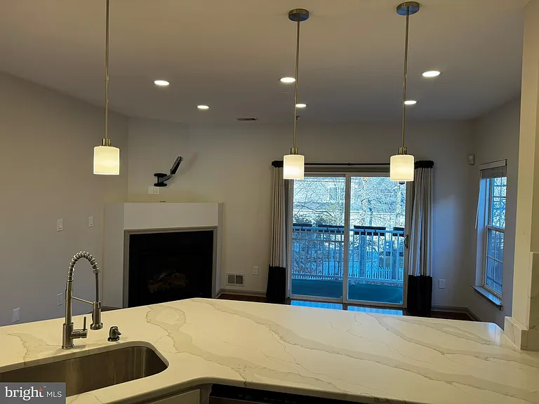 20240 Macglashan Ter #2203 — Photo 12