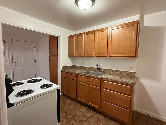 3rd image of 1483 E 250th St