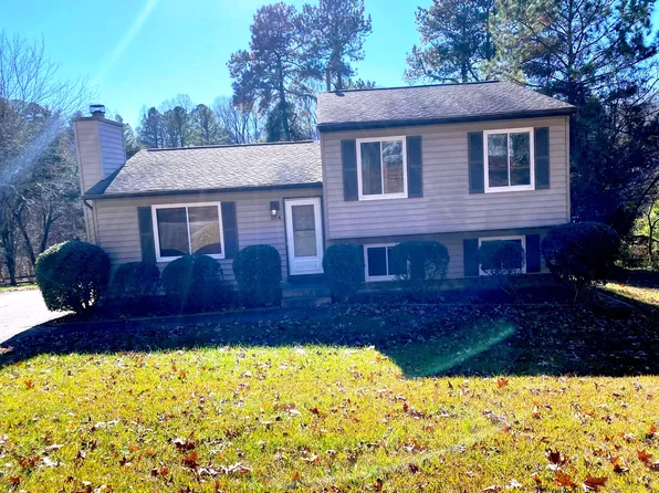 104 Wyatts Pond Ln, Cary, NC 27513