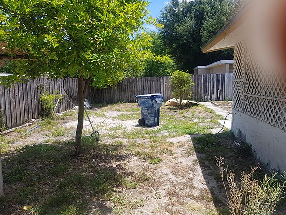 3rd image of 1006 E Bougainvillea Ave Floor 2