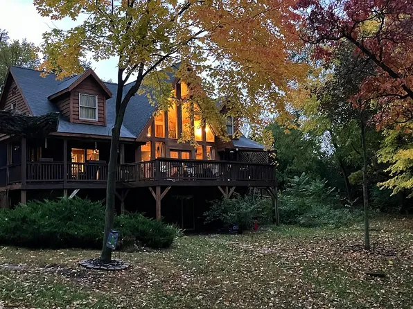 18440 12th Rd, Plymouth, IN 46563