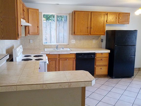 2nd image of 6914 NE 90th Ave