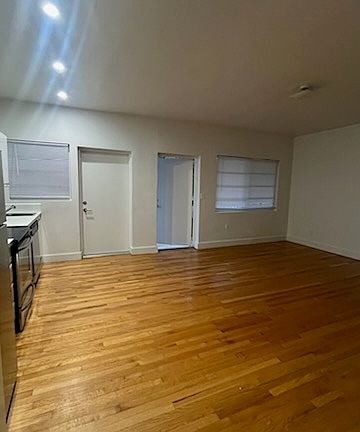 4th image of 850 Meridian Ave APT 19
