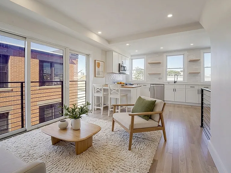 59 Gove St #4 — Photo 5