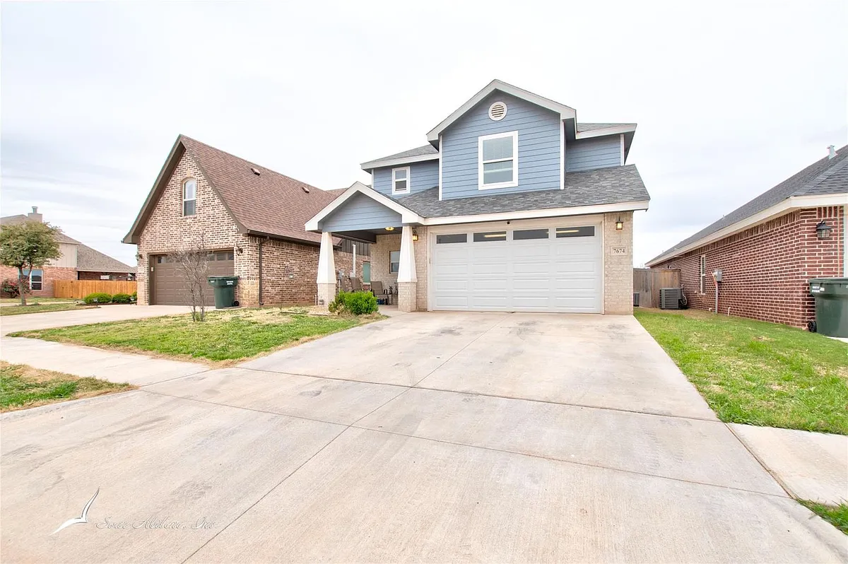 Building Photo - 7674 Florence Dr
