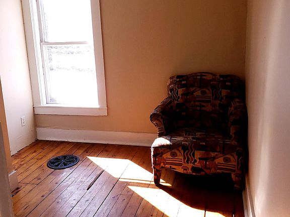 2nd floor bed 3 or office