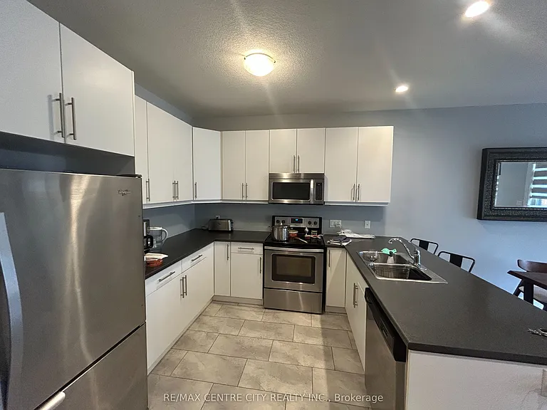 751 Freeport St — Photo 5
