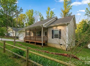 138 Lone Eagle Ln, Hendersonville, NC 28739