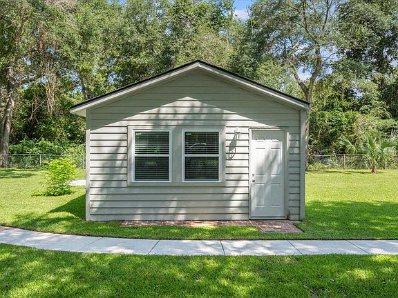 4th image of 1333 Teal Ave