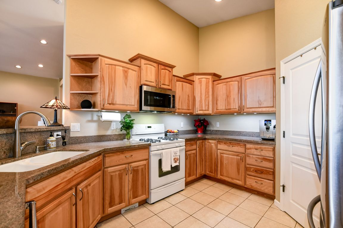 013_Kitchen