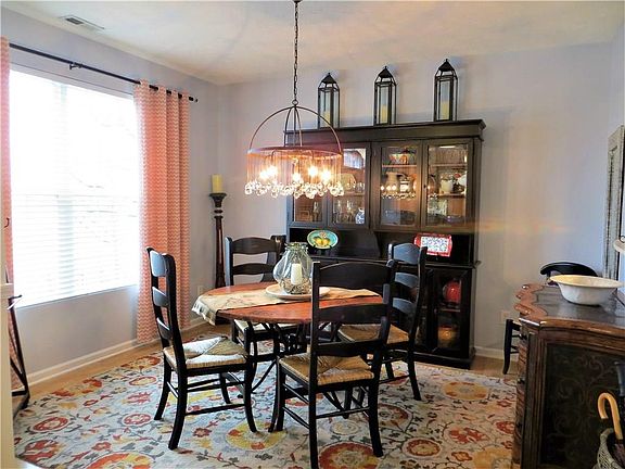 3rd image of 13147 Minden Dr