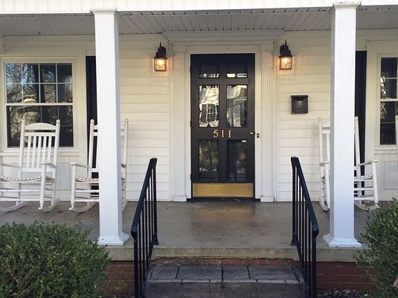 3rd image of 511 Woodland Dr
