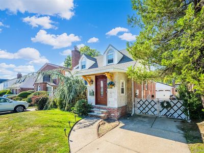 5612 212th Street, Oakland Gardens, NY, 11364