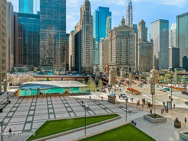 435 N Michigan Ave #401 — Photo 3