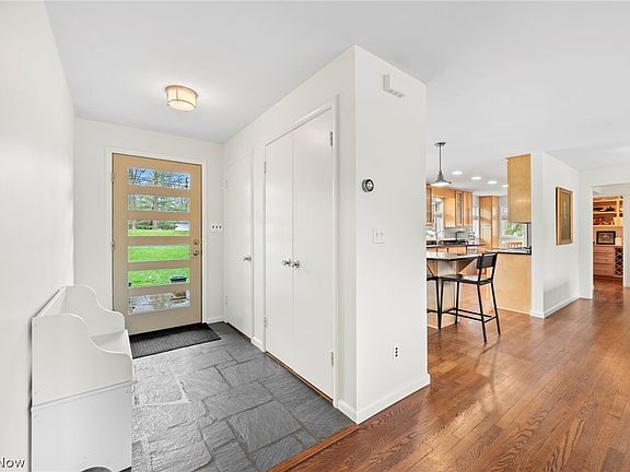 3rd image of 31000 Fox Hollow Dr